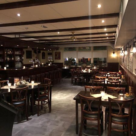 De Halve Maan Hotel Bovenkarspel Luaran gambar