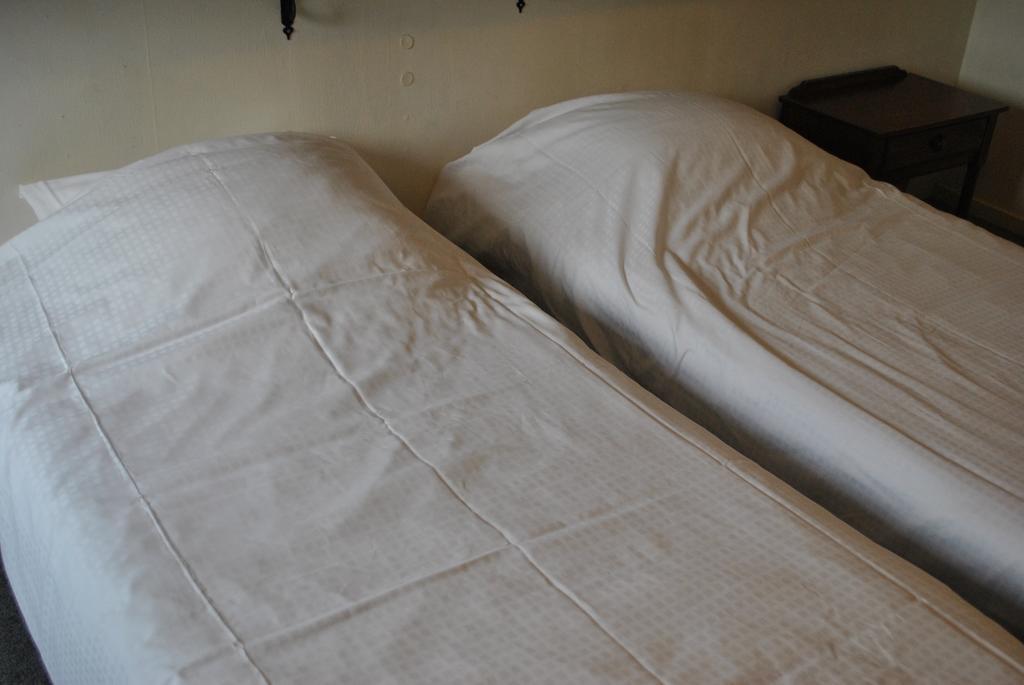 De Halve Maan Hotel Bovenkarspel Bilik gambar