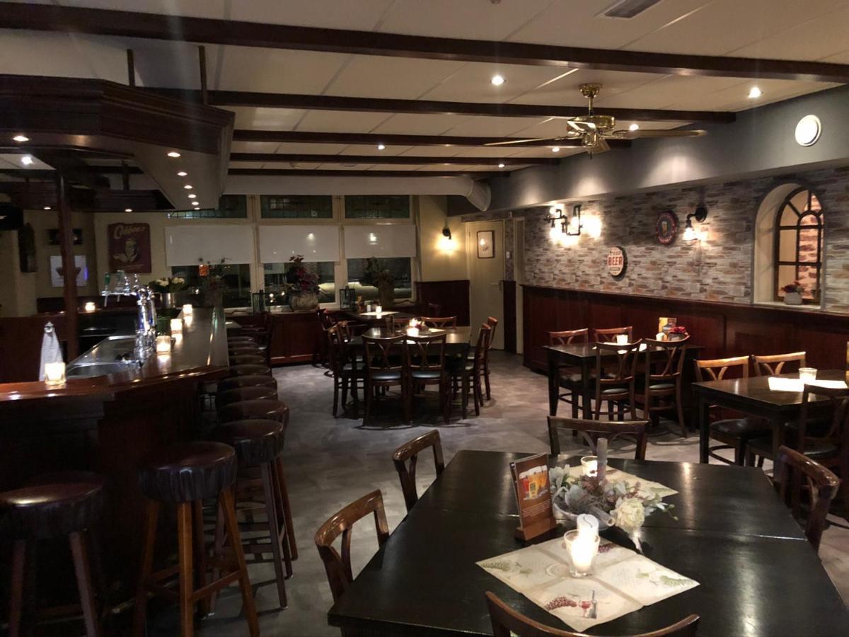 De Halve Maan Hotel Bovenkarspel Luaran gambar